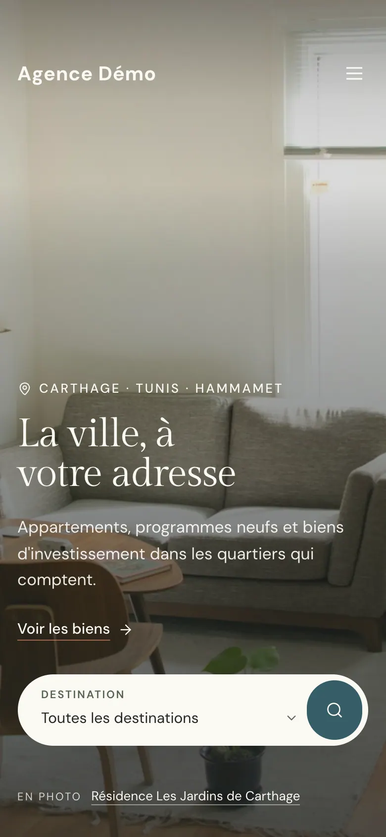 Le thème Oasis sur téléphone : la bannière et la recherche par destination